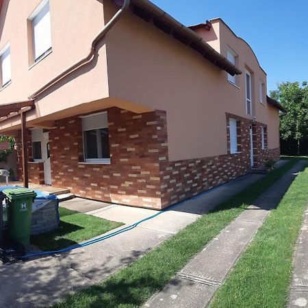 Sunshine Apartment Hajdúszoboszló Екстериор снимка