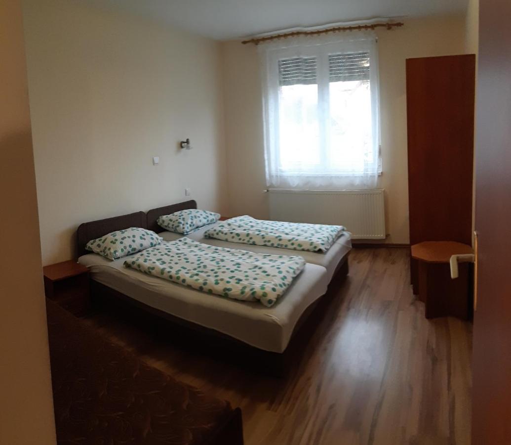 Sunshine Apartment Hajdúszoboszló Екстериор снимка