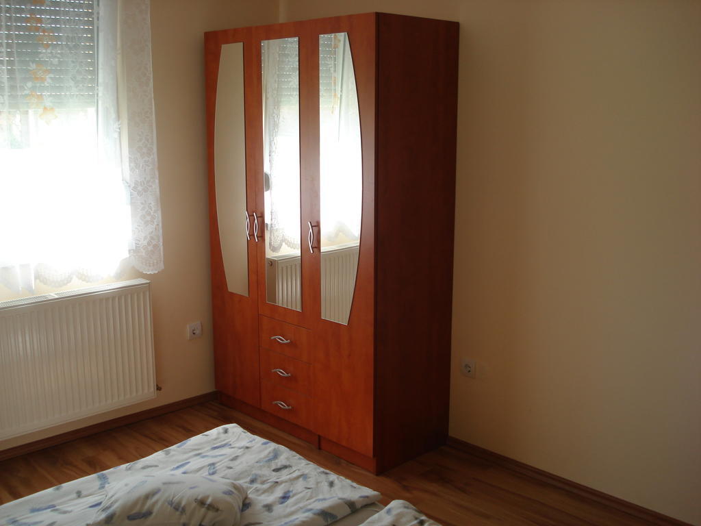 Sunshine Apartment Hajdúszoboszló Екстериор снимка