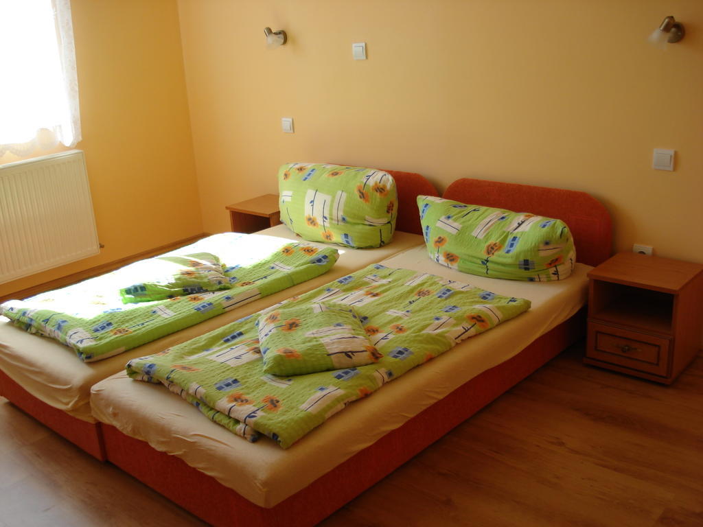 Sunshine Apartment Hajdúszoboszló Екстериор снимка